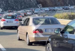 Përballja Shqipëri-Serbi/ Shqiparët e Kosovës nisen drejt Tiranës. Paralizohet Rruga e Kombit