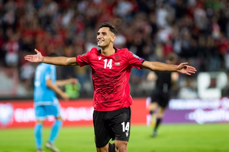 Pritet vetëm zyrtarizimi, Qazim Laçi lë Pragën dhe kalon në Superligën turke Pritet vetëm zyrtarizimi, Qazim Laçi lë Pragën dhe kalon në Superligën turke