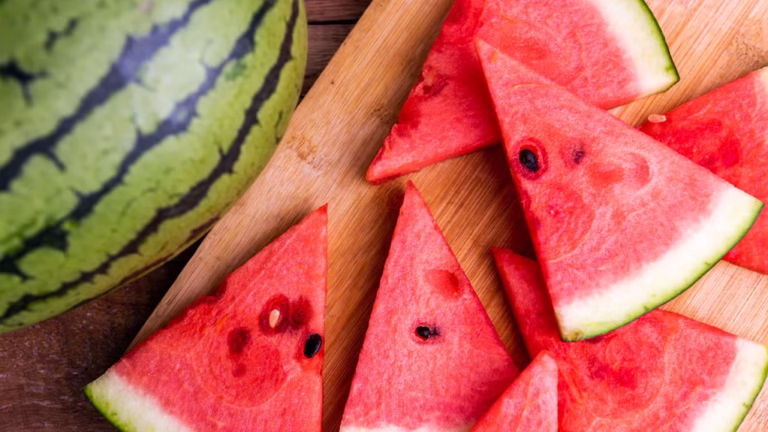 Shumë vapë?/ Konsumoni shalqi, një nga frutat më hidratues