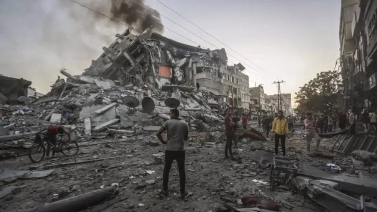 Izraeli godet 100 objektiva në Gaza, 33 viktima nga sulmet ajrore