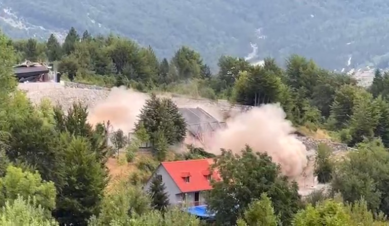 Shembet me eksploziv ndërtesa e fundit pa leje në Theth, përmbyllet operacioni 9-ditor i IKMT