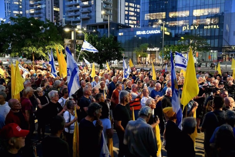 "60 mijë të vdekur, e turpshme!" Veteranët izraelitë protestojnë kundër luftës në Gaza