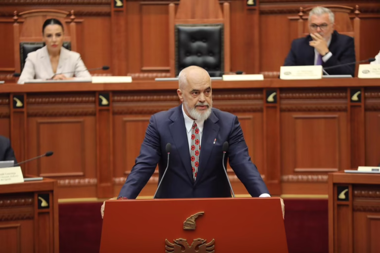 “Alo Fahri, do kaloj në proces votimi”/ Rama batuta me deputetin e PD, Peleshi i heq të drejtën e fjalës