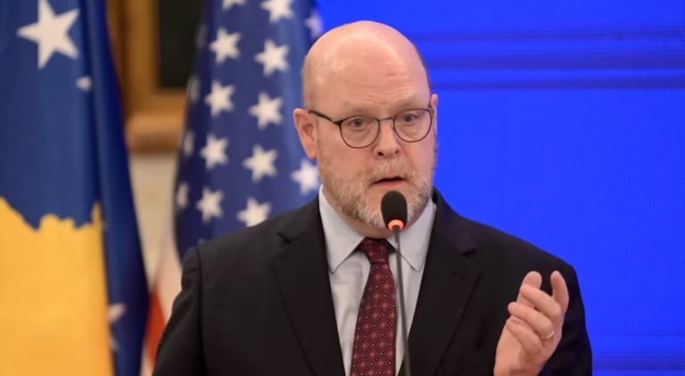 Hovenier: Deklaratat e Kurtit kundër Gjykatës Kushtetuese çuan në pezullimin e Dialogut Strategjik