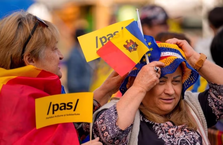 Rezultati i zgjedhjeve në Moldavi, fitore si për Brukselin ashtu edhe për Kishinjevin Rezultati i zgjedhjeve në Moldavi, fitore si për Brukselin ashtu edhe për Kishinjevin