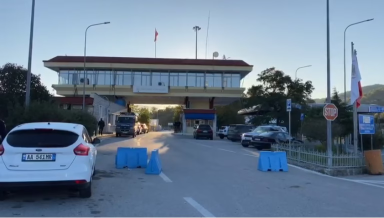 Grevë në Greqi, mbyllet përkohësisht pika kufitare e Kakavijës, mësoni oraret e bllokimit