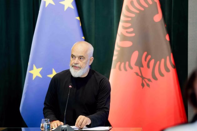 Edi Rama për “Dezeen”: Tirana nuk është Dubai i ri, por një histori dashurie me arkitekturën