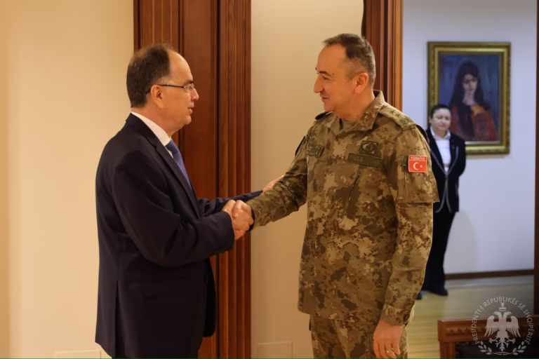 Presidenti Begaj pret Komandantin e KFOR-it: Shqipëria mbështet misionin e NATO-s në Kosovë