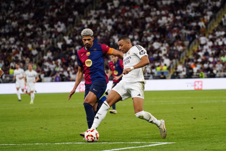 Real Madrid-Barcelona, ja kush është arbitri që do të vendosë drejtësi në “El Clasico” Real Madrid-Barcelona, ja kush është arbitri që do të vendosë drejtësi në "El Clasico"