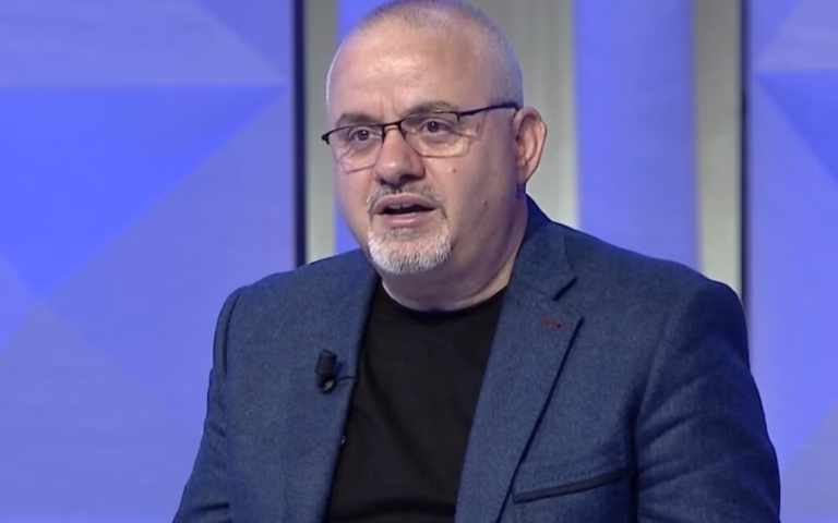 Greqia vijon hakmarrjen, shpall non grata gazetarin Artan Hoxha (DOKUMENTI) Greqia vijon hakmarrjen, shpall non grata gazetarin Artan Hoxha