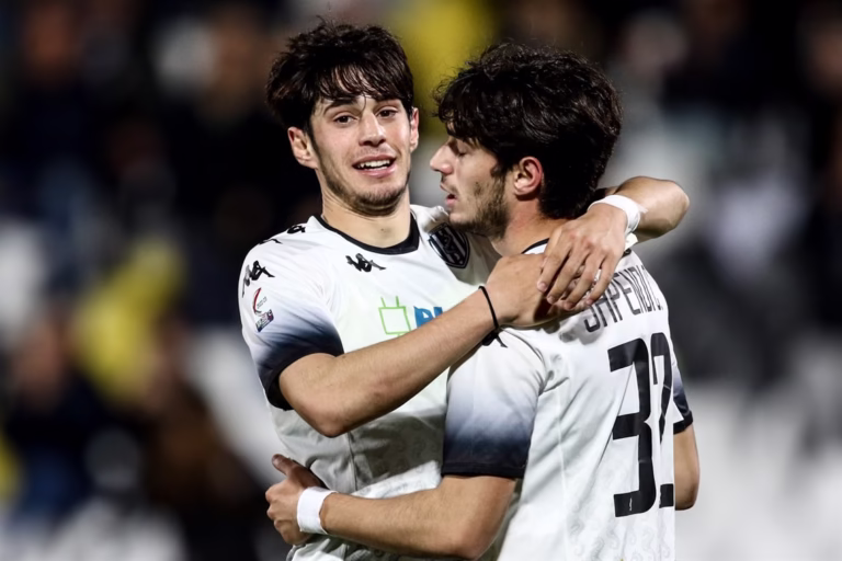 Binjakët shqiptarë/ Vëllezërit Shpendi ëndërrojnë Serinë A: Ndoshta do të arrijmë në “play-off”