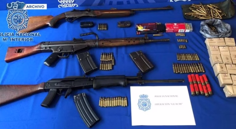 VIDEO/ Të armatosur me ka*ashnikov, bien në pranga dy shqiptarë në Spanjë, ruanin rreth një ton kana*is