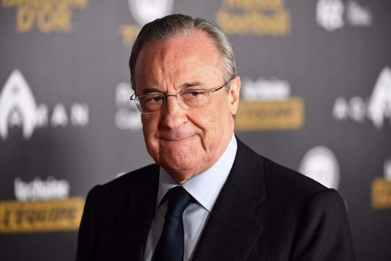 Shkarkimi i Xabi Alonsos, tifozët e Real-it kërkojnë “kokën” e Florentino Perez Shkarkimi i Xabi Alonsos, tifozët e Real-it kërkojnë “kokën” e Florentino Perez