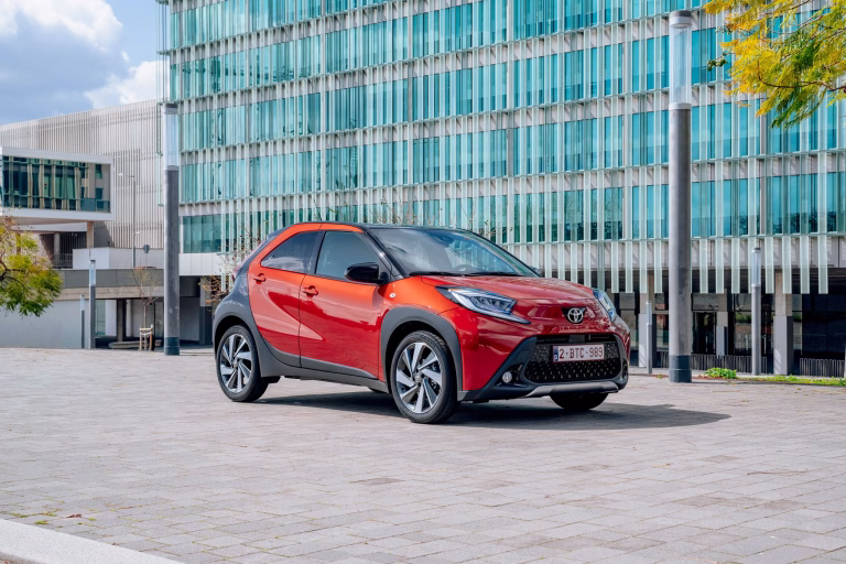 Skandal me Toyota-n! 14,227 makina në Shqipëri nën verifikim për probleme me airbagët. DPSHTRR reagon për Radar.al