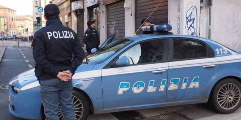 I kërkuar nga autoritetet shqiptare për krime financiare, arrestohet në Itali biznesmeni 32-vjeçar, pritet ekstradimi drejt Shqipërisë Në kërkim ndërkombëtar për trafik droge, arrestohet 43-vjeçari shqiptar në Itali