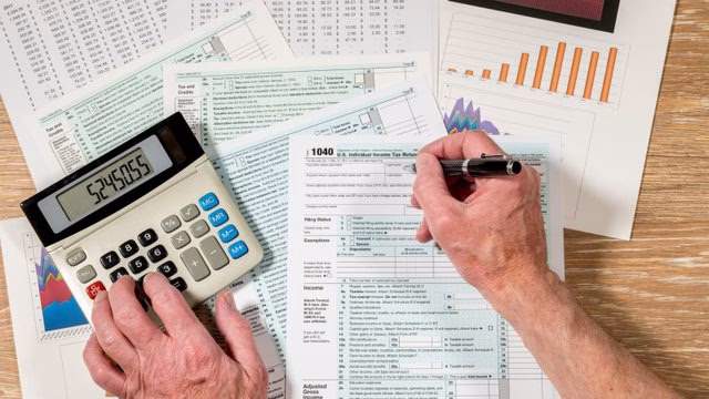 Administrata pushon, gjoba punon/ Bizneset marrin kamatë për deklarim të vonuar ditën e pushimit