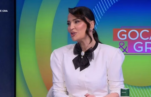 “Shyqyr që je gjallë”/ Rozana Radi shpërthen ndaj lajmeve të rreme: Do rroj tre ditë më shumë se ty