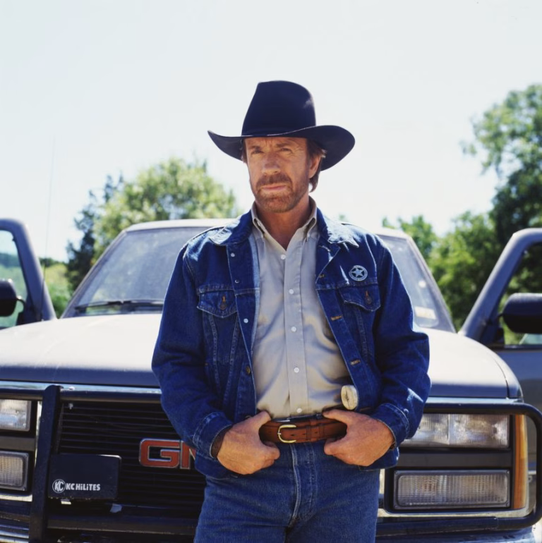 Lamtumirë legjendës/ Chuck Norris ndahet nga jeta pak ditë pas 86-vjetorit: Nuk po plakem, po ngjitem në nivel