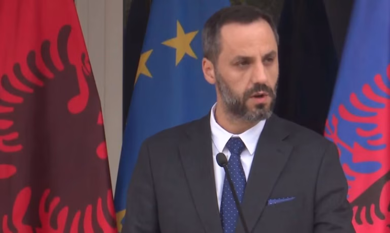 Betohet kreu i ri i Policisë së Shtetit/ Ministri Lamallari i jep porositë Skënder Hitës: Luftoni kr*min