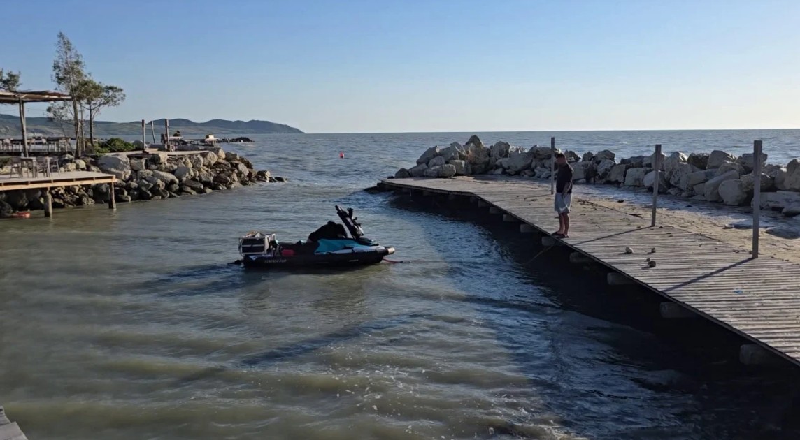 Aventurë mbi dallgë/ Çifti që sfidon botën me jet-ski gjen mikpritje të jashtëzakonshme në Shqipëri