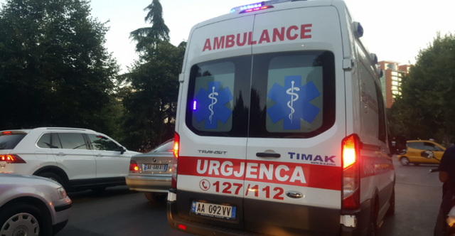 U dh*nua nga policia greke, paraqitet në spital 29-vjeçari: Më ngatërruan me…(EMRI)