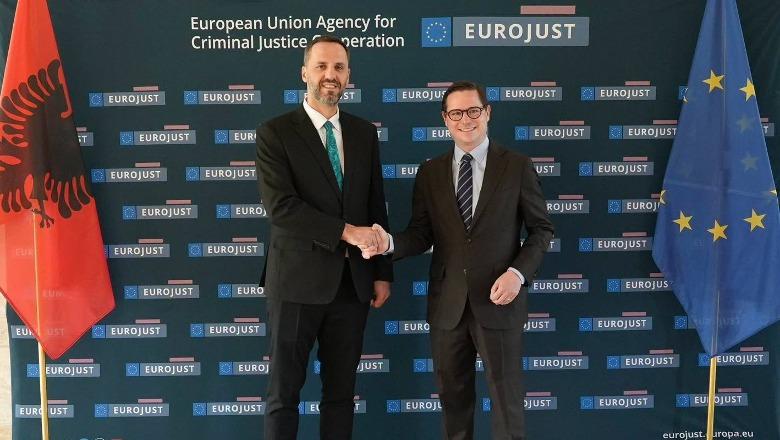 Ministri Lamallari takon kreun e Eurojust: Mbështetja për institucionet e drejtësisë, thelbësore në rrugën drejt standardeve evropiane Ministri Lamallari takon kreun e Eurojust: Mbështetja për institucionet e drejtësisë, thelbësore në rrugën drejt standardeve evropiane