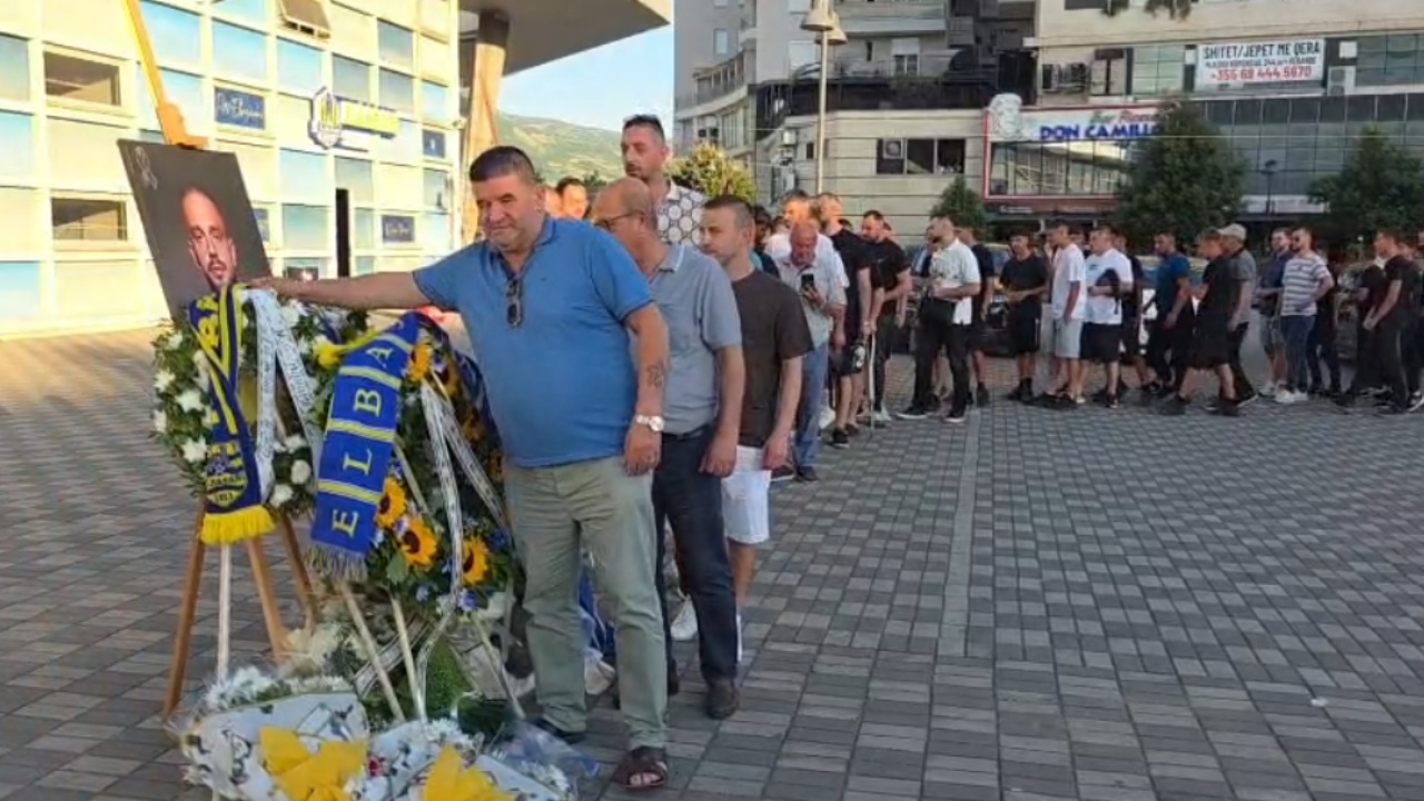 Elbasani i jep lamtumirën e fundit Fatjon Bunjakut, homazhe prekëse për futbollistin