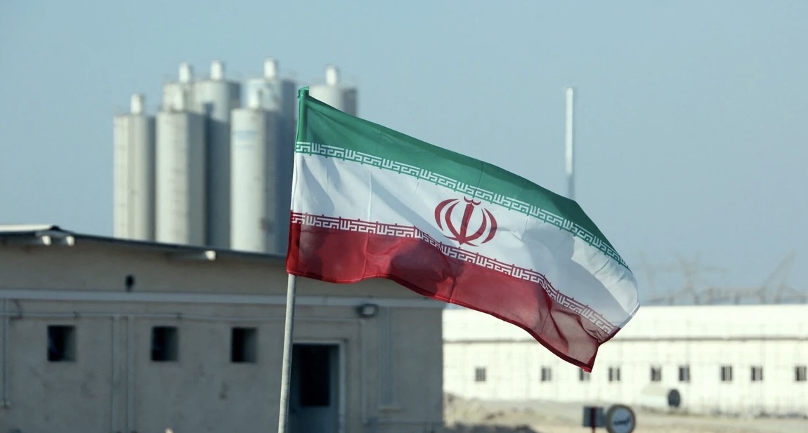 Reuters zbulon draft-marrëveshjen SHBA-Iran: Hormuzi rihapet, hiqen sanksionet dhe Teherani heq dorë nga armët bërthamore
