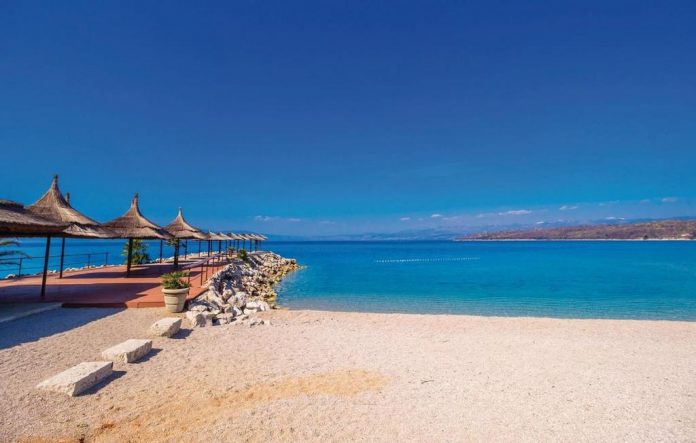 Media gjermane rendit Shqipërinë ndër destinacionet më të preferuara për verën 2026: Sekreti i fundit i Mesdheut