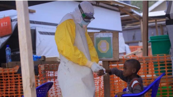Rritet bilanci i viktimave nga Ebola në Kongo, autoritetet në alarm për frenimin e përhapjes