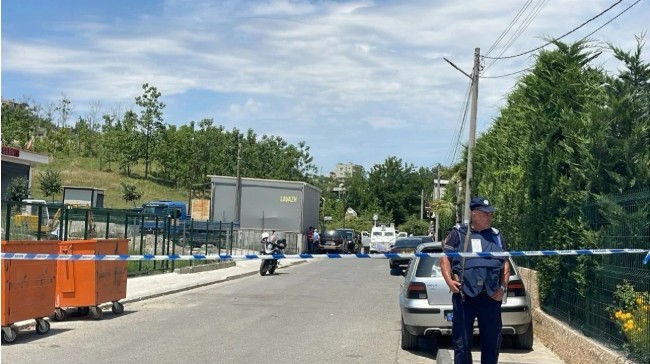 Vr*sja në Paskuqan, autori dyshohet se qëlloi 10 herë ndaj 27-vjeçarit dhe tentoi të vriste edhe një person tjetër