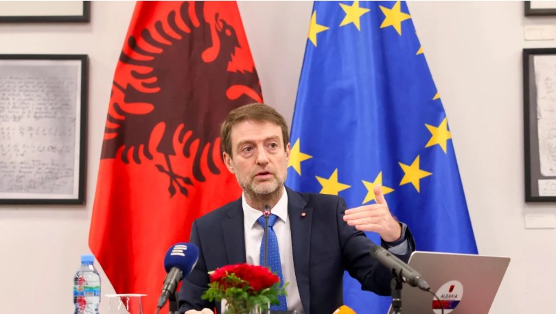 Hoxha: Protestat nuk e pengojnë integrimin, Shqipëria po ecën me ritme të larta drejt BE-së