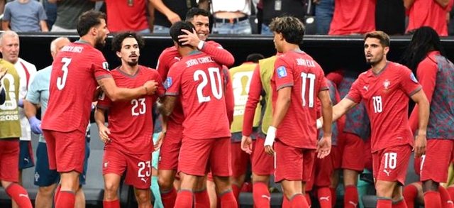 Ronaldo shkëlqen me dopietë, Portugalia shpërthen ndaj Uzbekistanit dhe prek fazën tjetër