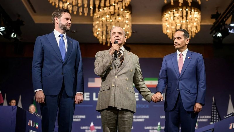 Përfundon pas më shumë se një ore raundi i parë i bisedimeve SHBA-Iran në Zvicër, delegacionet tërhiqen për konsultime Përfundon pas më shumë se një ore raundi i parë i bisedimeve SHBA-Iran në Zvicër, delegacionet tërhiqen për konsultime