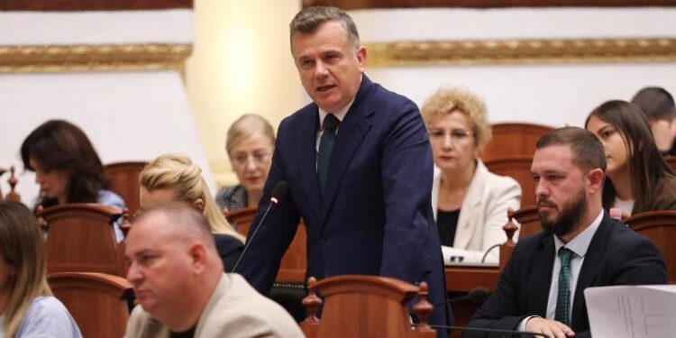 PD bojkoton sërish. Balla i ashpër me Shehajn: Gones ia kam bërë dosjen gati