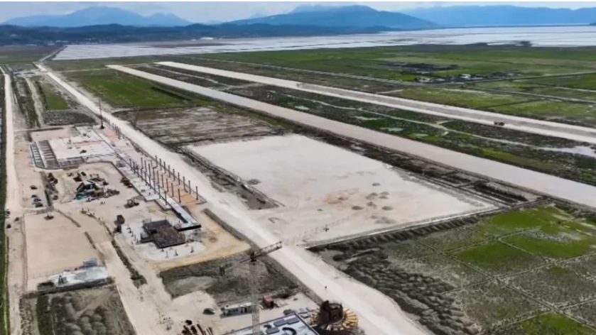 Pikëpyetje mbi financimin e Aeroportit të Vlorës: Kredia 100 milionë euro dhe transparenca e munguar e investitorëve