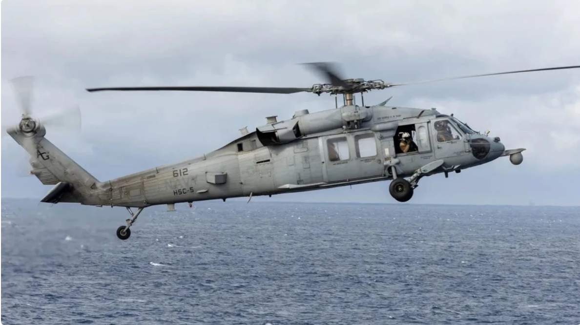 Rrëzohet helikopteri i Marinës amerikane në Detin Arabik, një ushtarak rezulton i zhdukur