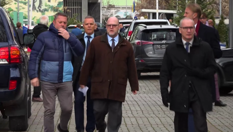 Hovenier: Ngërçi politik po dëmton Kosovën dhe marrëdhëniet me SHBA-në