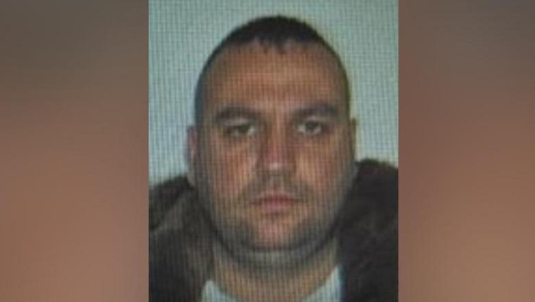 Punësuan në mënyrë të paligjshme si agjent Muçi Shaljanin, dënohen me 1 vit shërbim prove ish-zyrtarët e AMP Punësuan në mënyrë të paligjshme si agjent Muçi Shaljanin, dënohen me 1 vit shërbim prove ish-zyrtarët e AMP