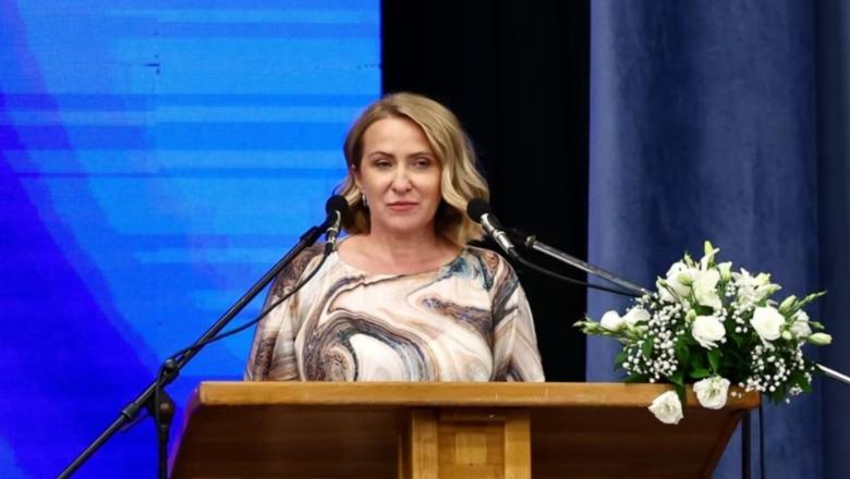 Paunoviç me pagë drejtoreshe në një institucion të mbyllur në Kosovë Paunoviç me pagë drejtoreshe në një institucion të mbyllur në Kosovë