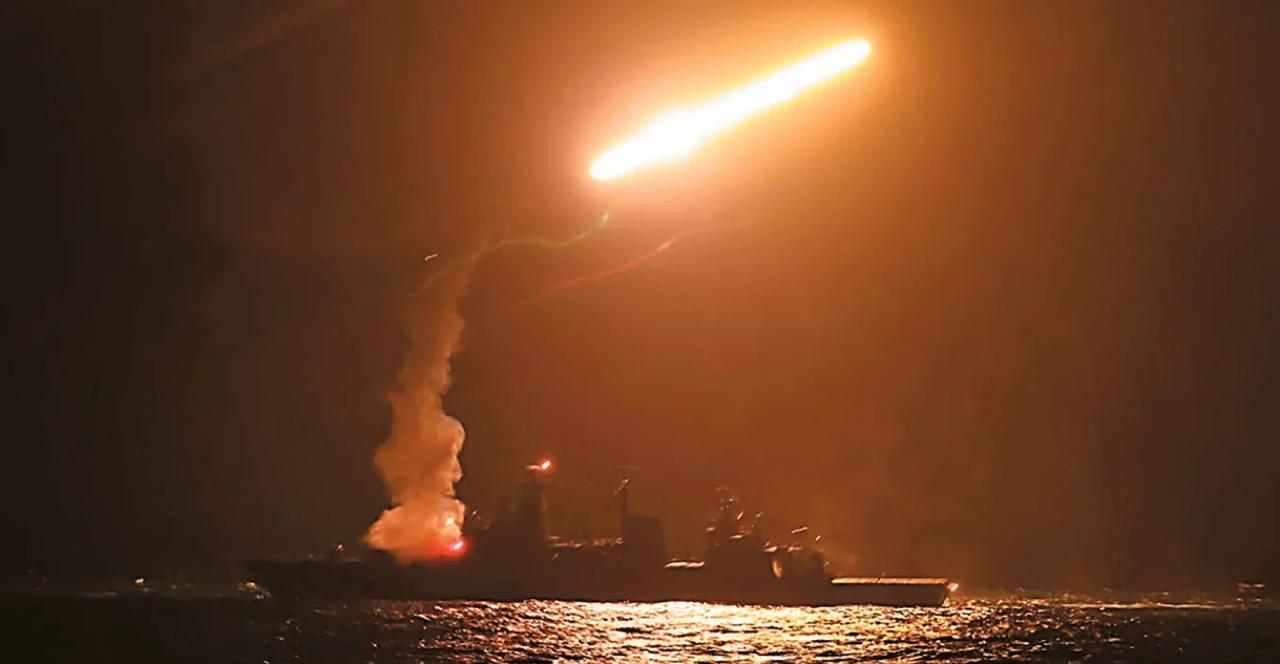 SHBA përshkallëzon ofensivën ndaj Iranit/ Hormuzi mbetet i bllokuar, Trump paralajmëron sulme të reja SHBA përshkallëzon ofensivën ndaj Iranit/ Hormuzi mbetet i bllokuar, Trump paralajmëron sulme të reja