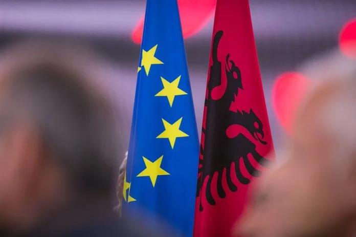 Shqipëria dorëzon Ciklin e Tretë të Raportimit të Agjendës së Reformave pranë KE Shqipëria dorëzon Ciklin e Tretë të Raportimit të Agjendës së Reformave pranë KE