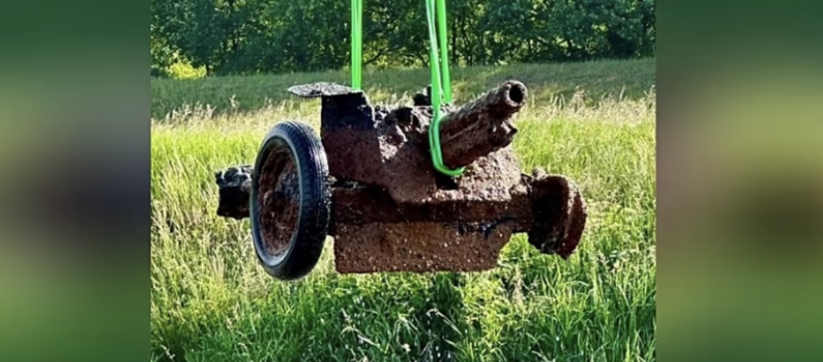 Zbulim historik në Gjermani, nxirret nga lumi një armë e Luftës së Dytë Botërore