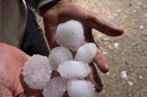 METEO – Stuhi të fuqishme godasin Ballkanin, një viktimë, dhjetëra të plagosur dhe dëme të mëdha materiale