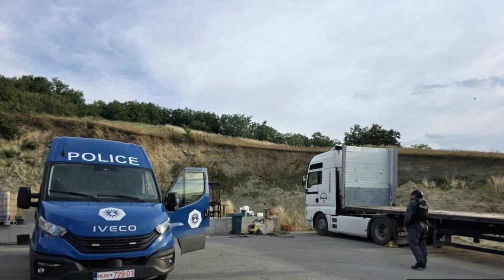 Grup i strukturuar kriminal, kontrabandë nafte dhe transaksione fiktive, 9 të arrestuar në Kosovë