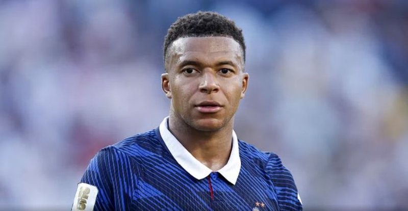 Paraguaj dënon komentet e senatores Amarilla për Mbappé: Përgjegjësi individuale Paraguaj dënon komentet e senatores Amarilla për Mbappé: Përgjegjësi individuale