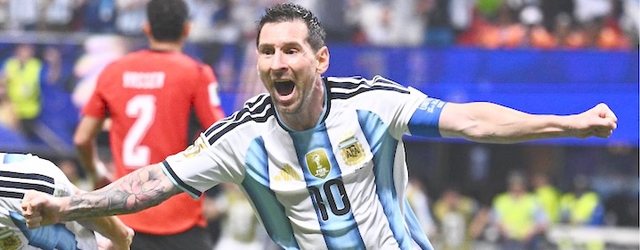 “Topi i Artë”, gara ndizet pas Botërorit/ Messi rrit shanset me 966%, Mbappé dhe Bellingham ngjiten në renditje