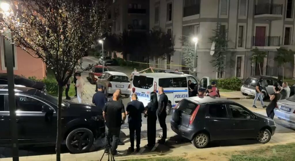 Atentati në Laç/ Ilir Gjini dhe autori ishin grindur në qendër të qytetit, gjendet një pistoletë në vendngjarje Atentati në Laç/ Ilir Gjini dhe autori ishin grindur në qendër të qytetit, gjendet një pistoletë në vendngjarje